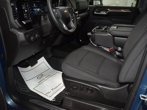 Used 2025 Chevrolet Silverado 2500 LT image 44