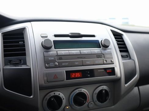 Used 2010 Toyota Tacoma PreRunner image 17