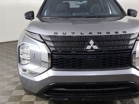 Used 2024 Mitsubishi Outlander SE Black Edition image 14