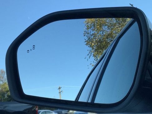 Used 2020 Ford Explorer Limited w/ Class III Trailer Tow Package image 32