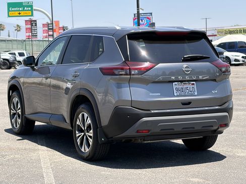 Used 2023 Nissan Rogue SV w/ SV Premium B Package FWD image 5