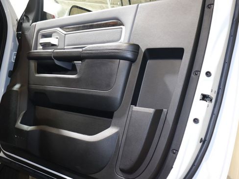 Used 2019 RAM 3500 Big Horn image 33