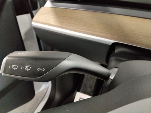 Used 2023 Tesla Model Y Long Range image 14