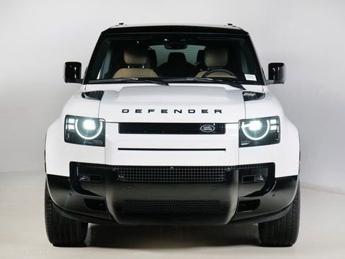 New 2026 Land Rover Defender 130 X-Dynamic SE image 8