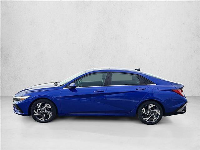 Used 2025 Hyundai Elantra SEL FWD image 9