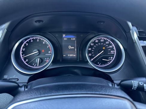 Used 2020 Toyota Camry LE image 9