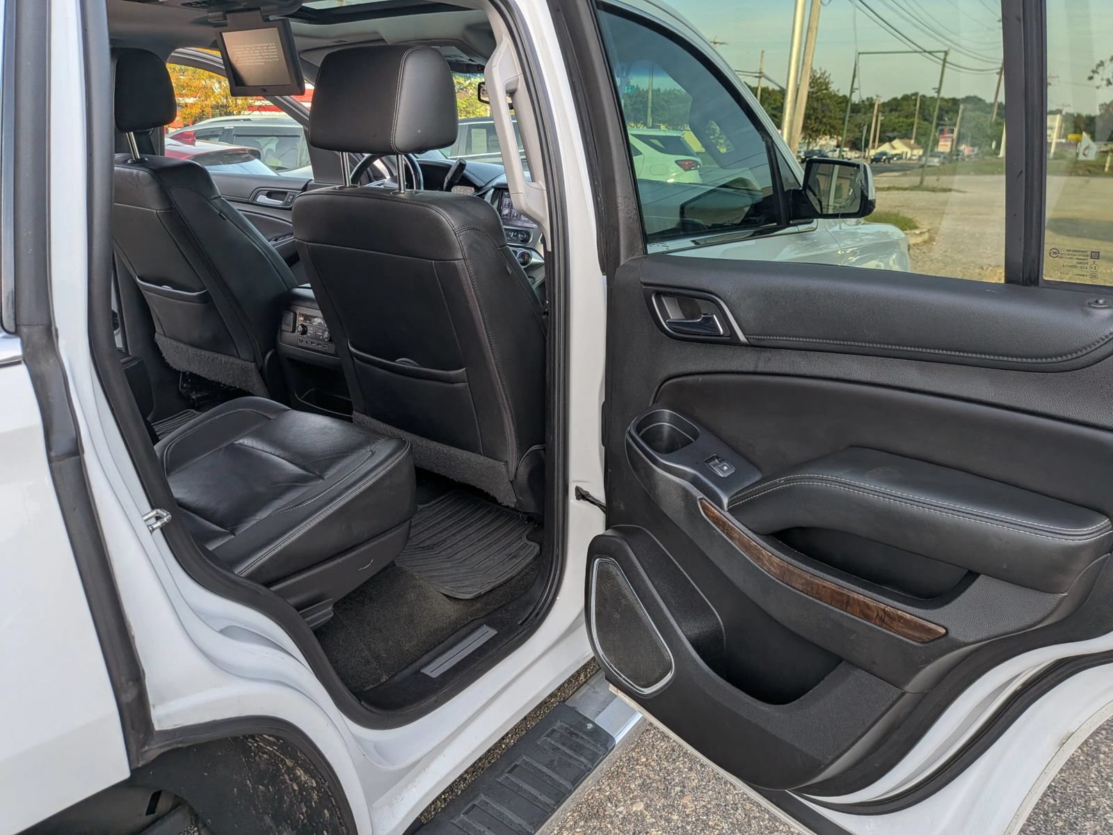 Used 2017 Chevrolet Tahoe LT w/ LT Signature Package AWD/4WD image 45