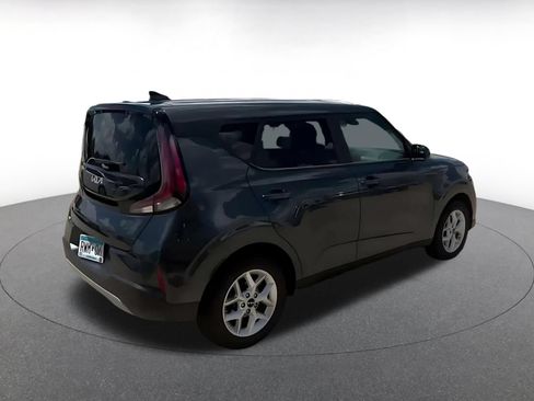 Used 2025 Kia Soul LX w/ LX Technology Package FWD image 15