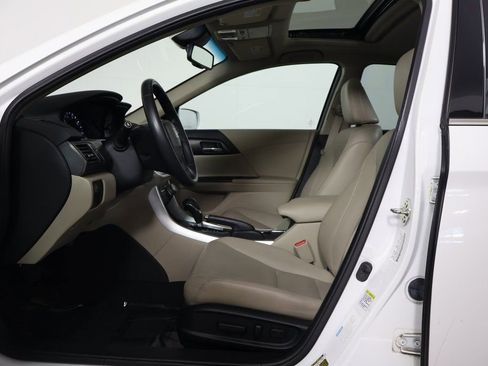Used 2014 Honda Accord Touring image 10