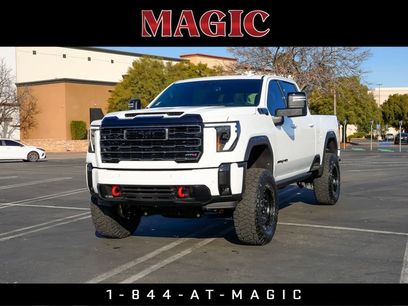 New 2025 GMC Sierra 2500 AT4 w/ Max Trailering Package