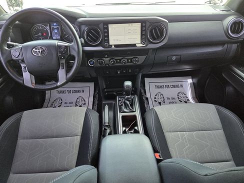 Used 2020 Toyota Tacoma TRD Off-Road AWD/4WD image 10