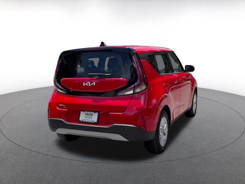 Used 2025 Kia Soul LX w/ LX Technology Package FWD image 14