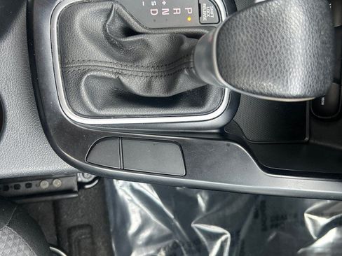 Used 2020 Kia Soul LX FWD image 19