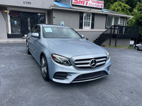 Used 2017 Mercedes-Benz E 300 4MATIC w/ Premium 2 Package image 4