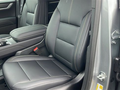 New 2026 GMC Acadia Elevation image 12