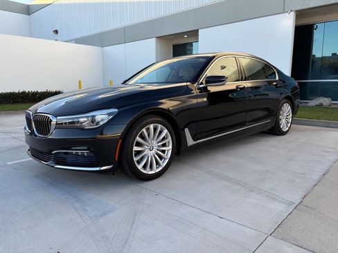 Used 2017 BMW 740i image 1