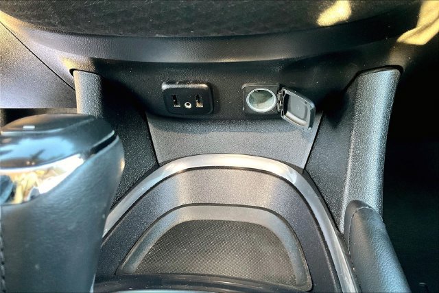Used 2016 Chevrolet Malibu LT FWD image 15