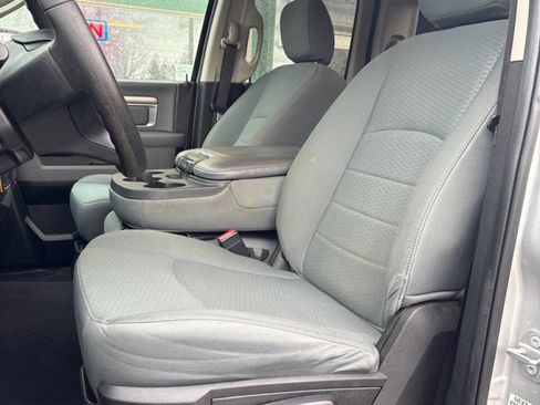 Used 2017 RAM 1500 Classic SLT AWD/4WD image 13