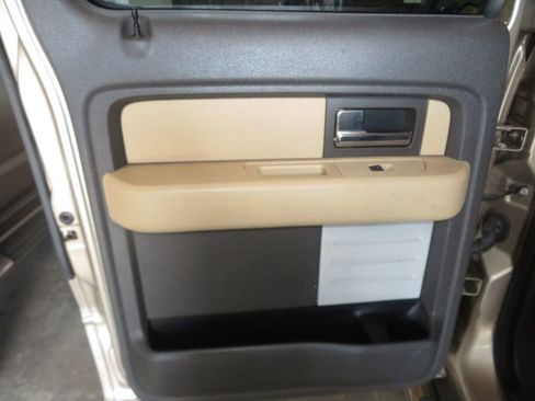 Used 2013 Ford F150 XLT w/ Mid Equipment Group image 22