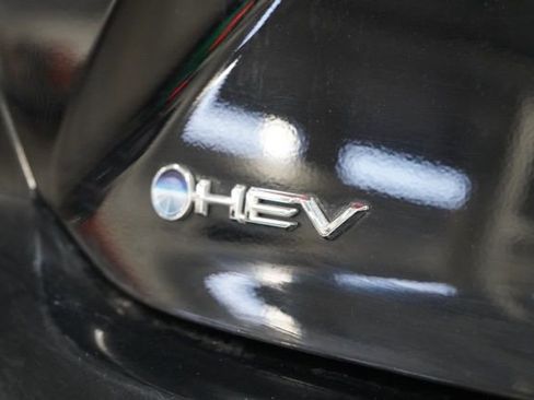 Used 2025 Toyota Camry SE image 12