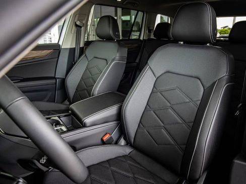 New 2026 Volkswagen Atlas SE FWD image 27