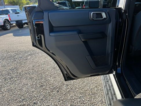 Used 2025 Ford Bronco Heritage Edition image 15