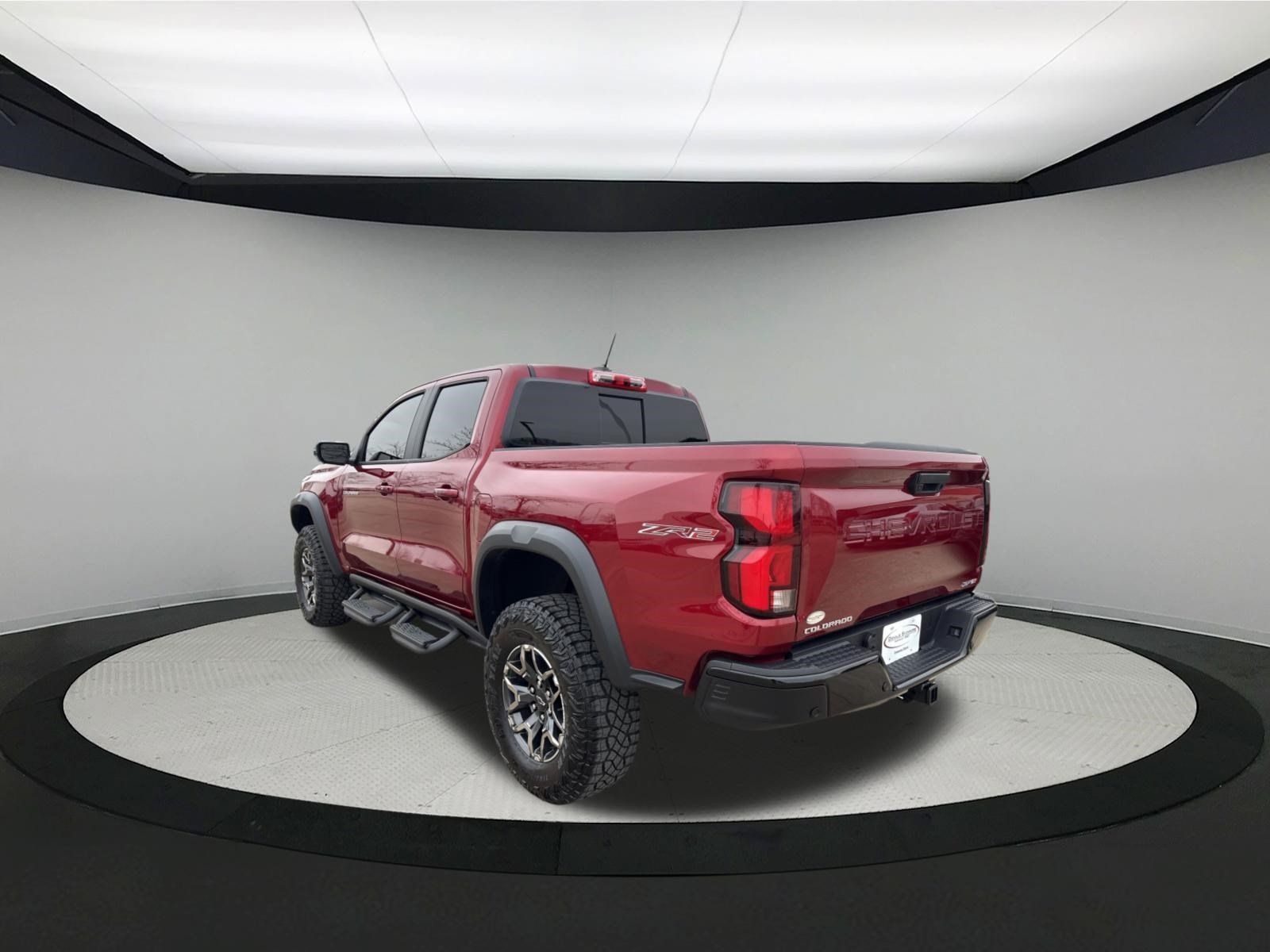 Used 2026 Chevrolet Colorado ZR2 w/ Technology Package AWD/4WD image 3