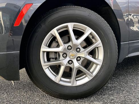 Used 2022 Chevrolet Equinox LS w/ LS Convenience Package image 9