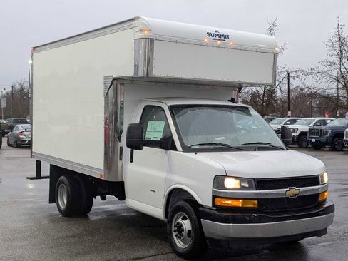 New 2024 Chevrolet Express 3500 w/ Power Convenience Package image 9
