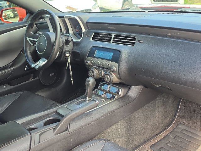 Used 2010 Chevrolet Camaro LT w/ White Stripe Package RWD image 7