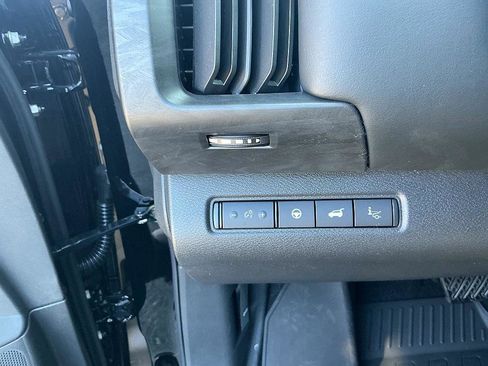 New 2026 Nissan Pathfinder Platinum image 13