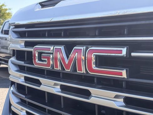 Used 2024 GMC Sierra 1500 SLE image 14