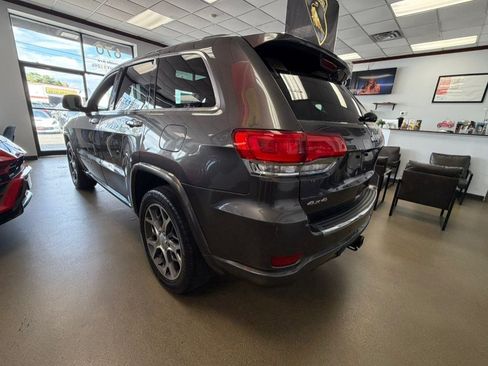 Used 2020 Jeep Grand Cherokee Overland AWD/4WD image 13