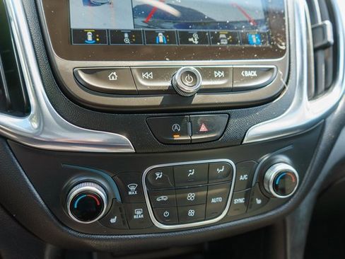 Used 2022 Chevrolet Equinox LT image 30