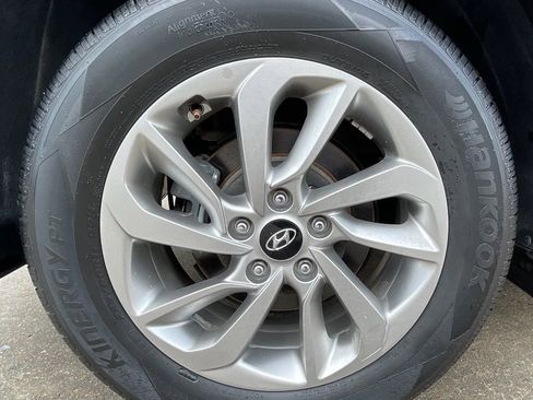 Used 2017 Hyundai Tucson SE image 16