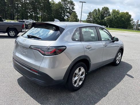 Used 2023 Honda HR-V LX image 9