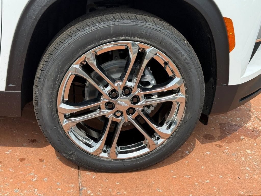 New 2027 Chevrolet Traverse LT w/ Driver Confidence Package FWD image 7