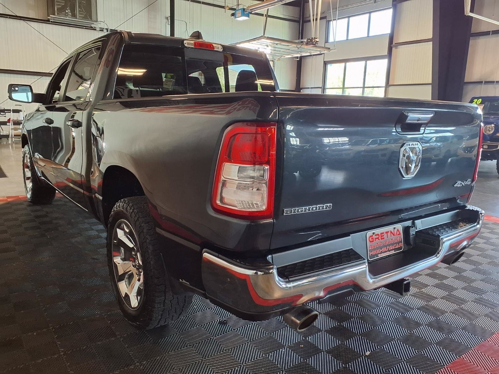 Used 2019 RAM 1500 4x4 Crew Cab image 5