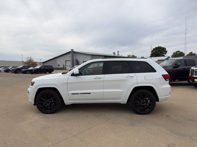 Used 2021 Jeep Grand Cherokee Laredo X AWD/4WD image 4