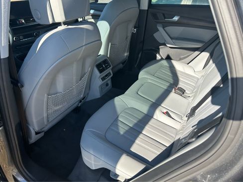 Used 2022 Audi Q5 2.0T Premium Plus w/ Premium Plus Package image 4