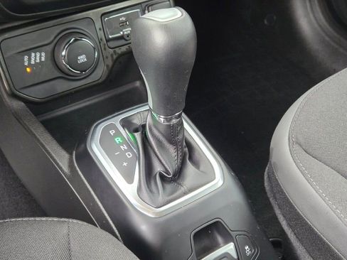 Certified 2023 Jeep Renegade Latitude image 25