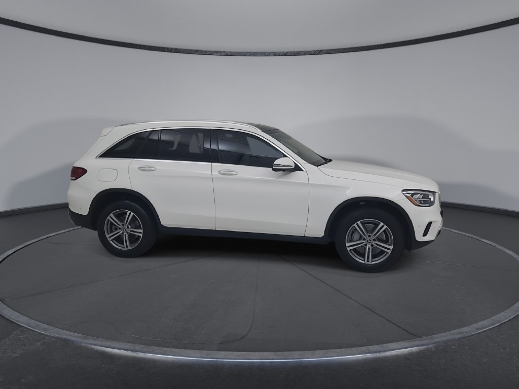Used 2022 Mercedes-Benz GLC 300 4MATIC image 3