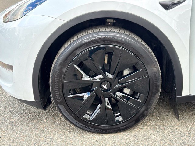 Used 2024 Tesla Model Y Long Range AWD/4WD image 16