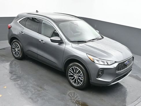 New 2026 Ford Escape SE w/ Class II Trailer Tow Package image 37