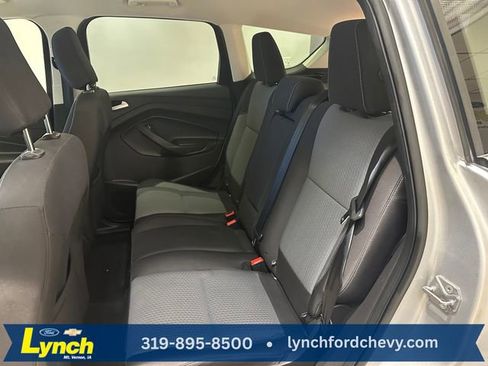 Used 2019 Ford Escape SE image 17