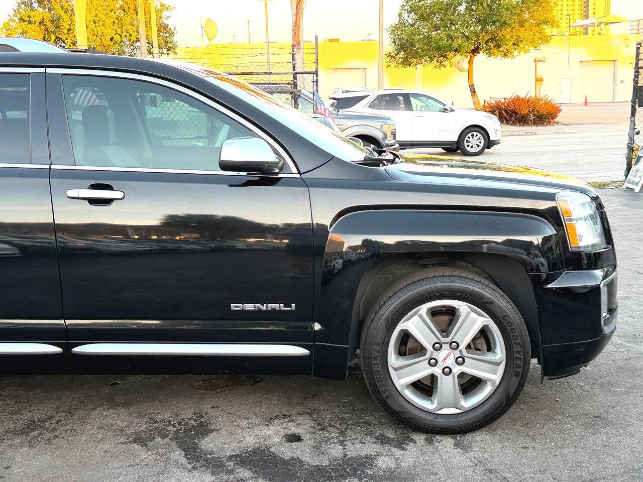 Used 2017 GMC Terrain Denali FWD image 18