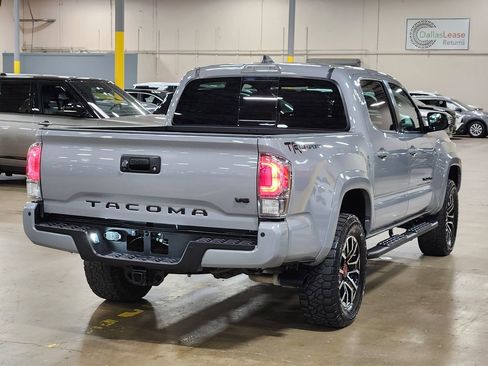 Used 2021 Toyota Tacoma TRD Sport w/ Technology Package RWD image 7