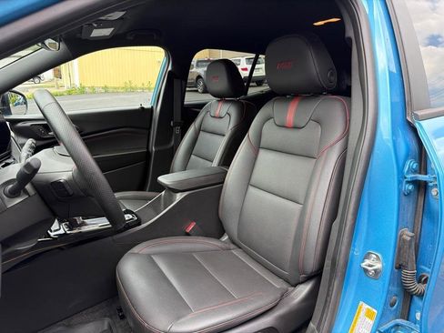 Used 2026 Chevrolet Trax RS FWD image 9