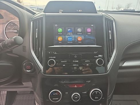 Used 2021 Subaru Forester Premium image 20