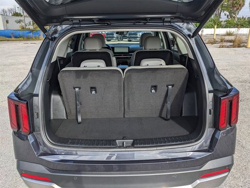 Certified 2025 Kia Sorento EX image 13